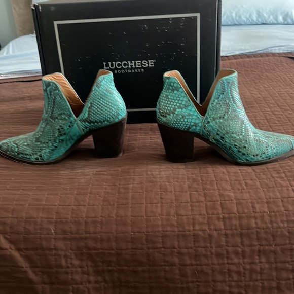 Lucchese Women's Turqoise Snakeskin Boots. Slight scuff on left boot toe pic. - Picture 2 of 5